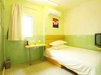 Home Inn Shanghai Shibei Industrial Park Changzhong Road Metro Station باوشان المظهر الخارجي الصورة